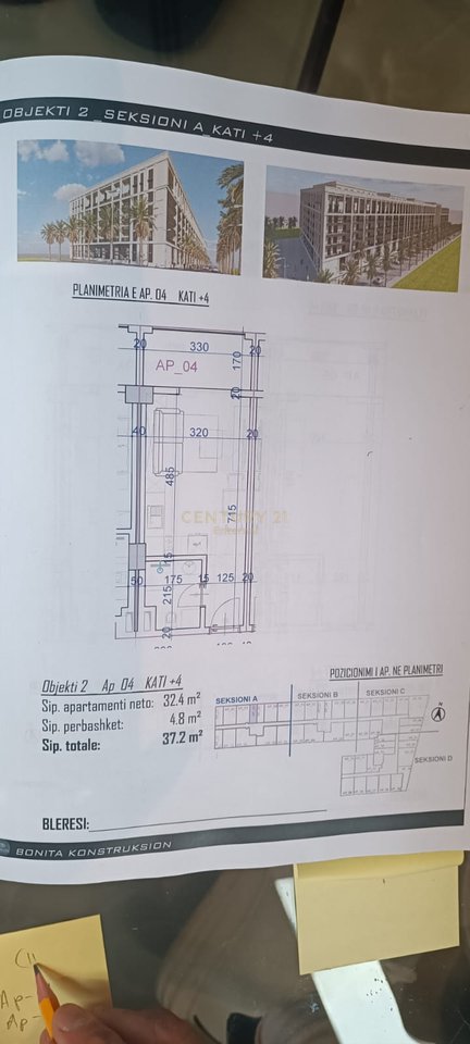 Shitet Garsoniere në Golem