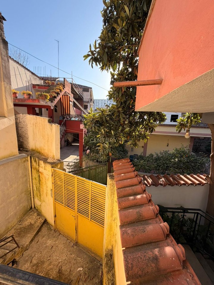 ‼️LISTIM I RI. 🏡 Apartament 1+1 + Truall në Shitje – Rruga e Dibrës, përballë QSUT