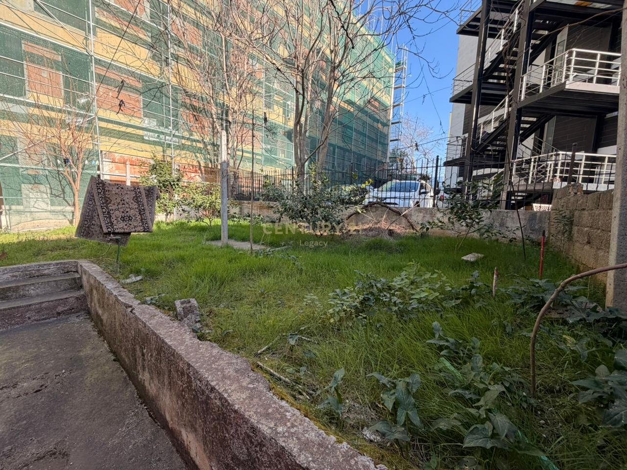 ‼️LISTIM I RI. 🏡 Apartament 1+1 + Truall në Shitje – Rruga e Dibrës, përballë QSUT