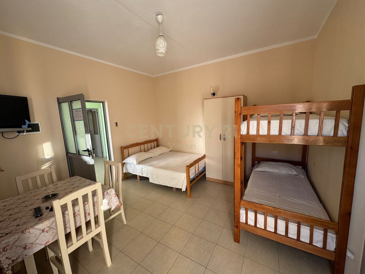 Hotel 2-katesh per shitje ne Velipoje