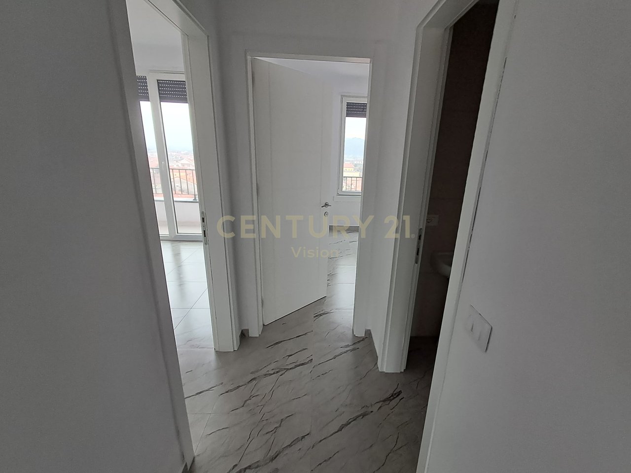 Apartament 3+1+3+ 2 ballkone per shitje, afer Arres se Madhe, Shkoder -    135 m2