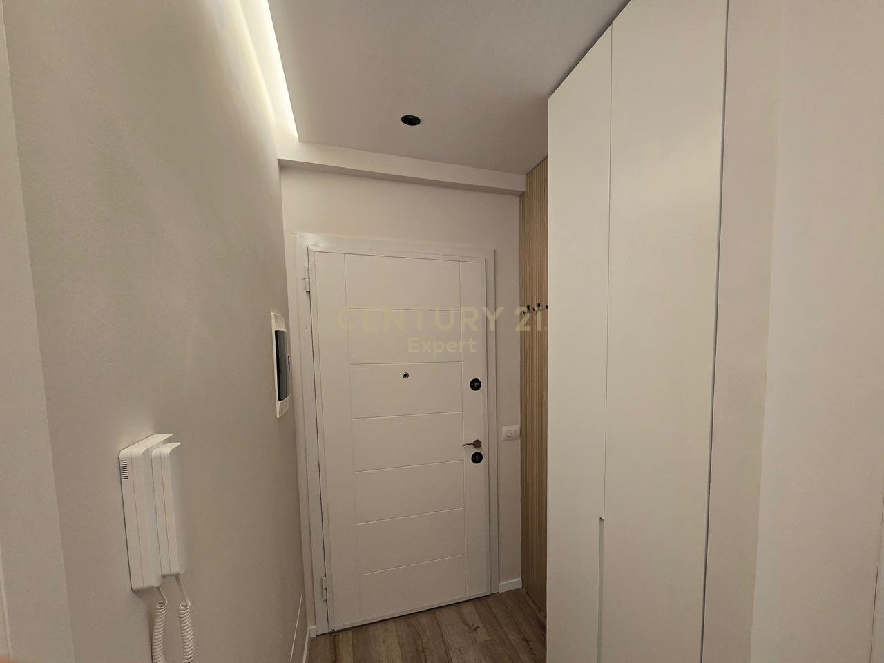 APARTAMENT 2+1+2 NE SHITJE PRANE UET