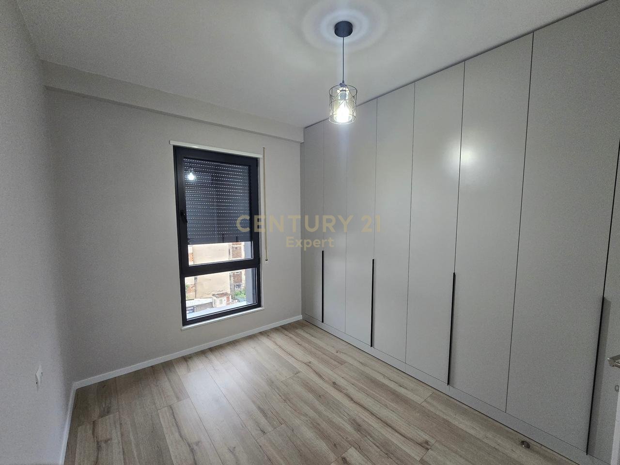 APARTAMENT 2+1+2 NE SHITJE PRANE UET