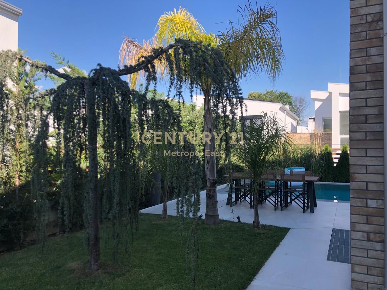 LUXURY VILLA FOR RENT WITH A POOL, IN A RESIDENTIAL AREA NEAR TEG