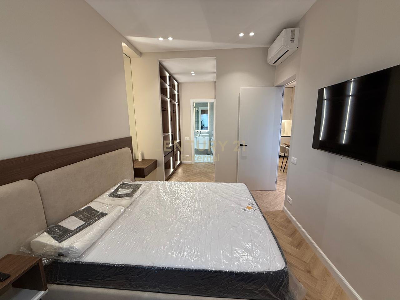 Apartament Luksoz me Qira 2+1+2 në Garden Building