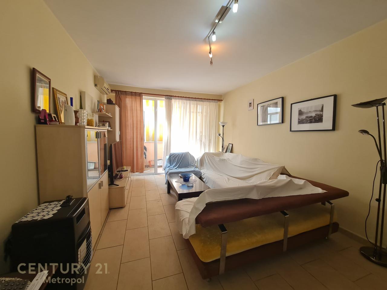 Apartament 2+1 Për Shitje në Komunën e Parisit,