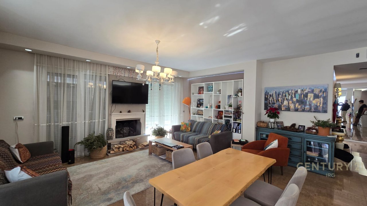 PENTHOUSE 3+1+2 ME VERANDE + POST PARKIMI, LIQENI I THATE!!!