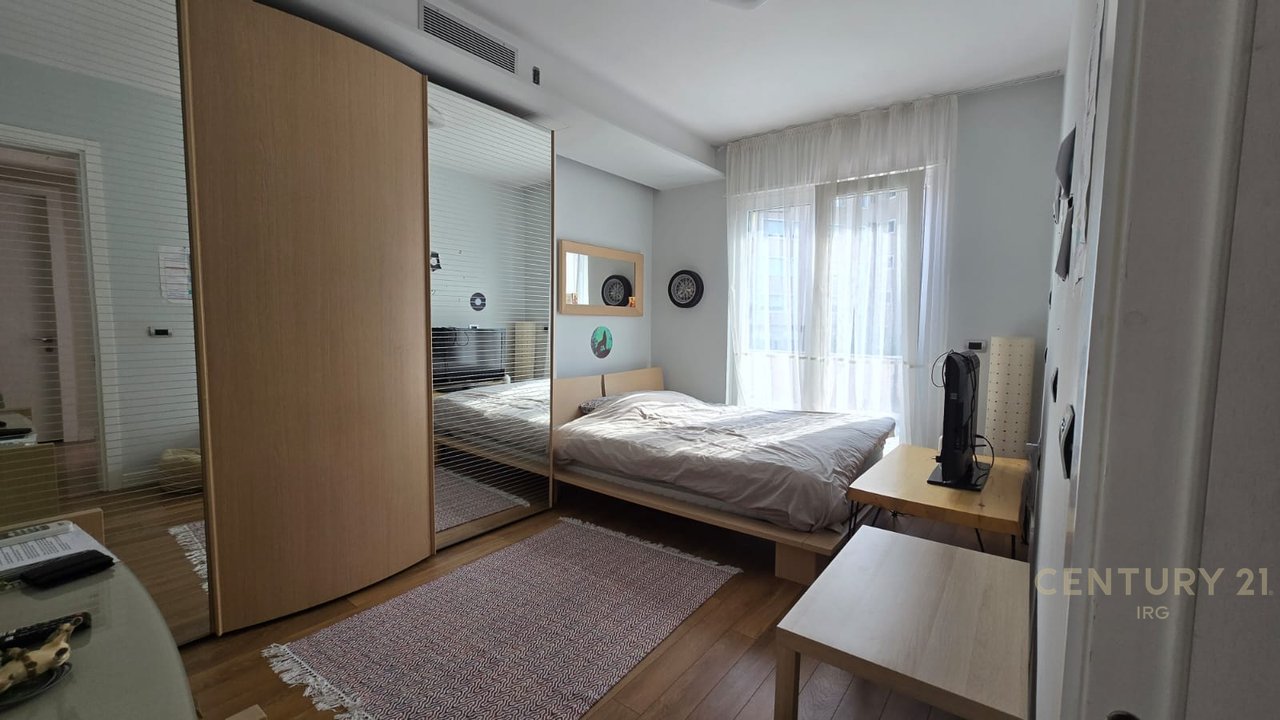 PENTHOUSE 3+1+2 ME VERANDE + POST PARKIMI, LIQENI I THATE!!!