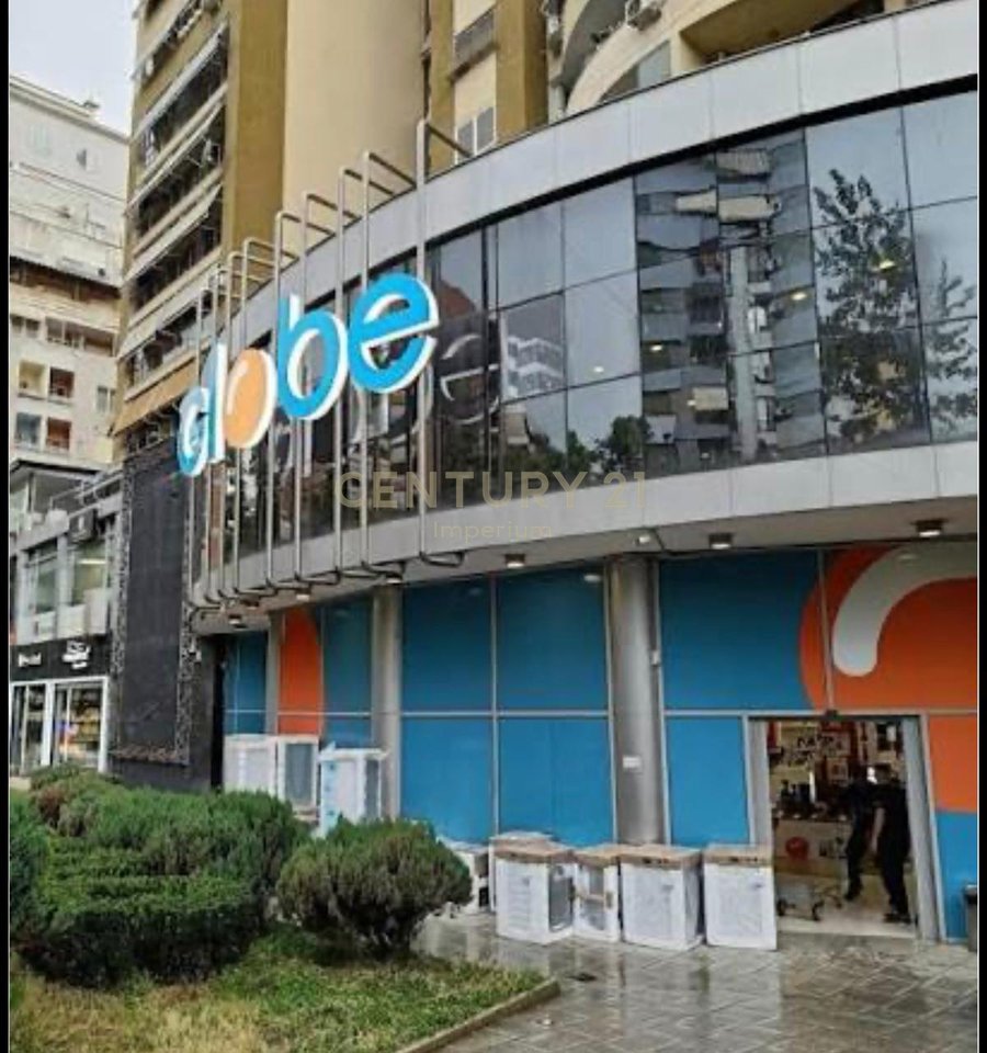 Dyqan në Shitje pranë Globe, Ish Parku