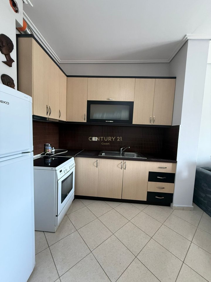 SHITET APARTAMENT 2+1+2  NE LAGJEN "24 MAJ", VLORE!