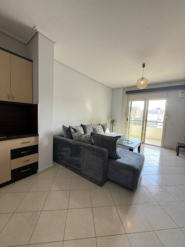 SHITET APARTAMENT 2+1+2  NE LAGJEN "24 MAJ", VLORE!