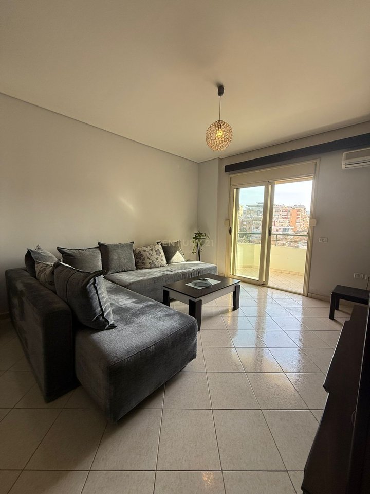 SHITET APARTAMENT 2+1+2  NE LAGJEN "24 MAJ", VLORE!