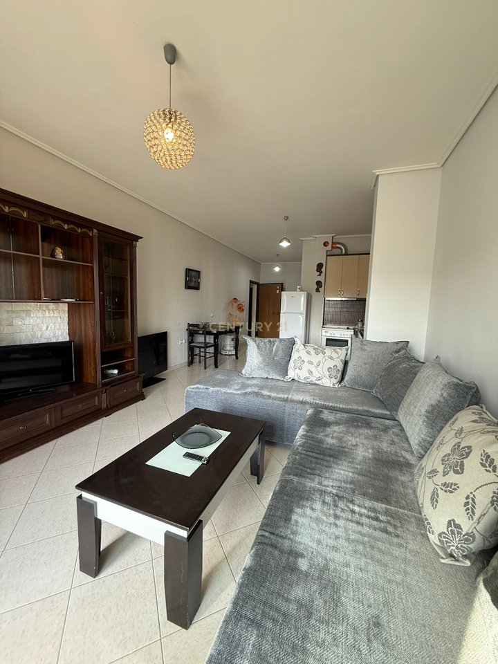 SHITET APARTAMENT 2+1+2  NE LAGJEN "24 MAJ", VLORE!