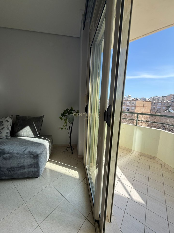 SHITET APARTAMENT 2+1+2  NE LAGJEN "24 MAJ", VLORE!