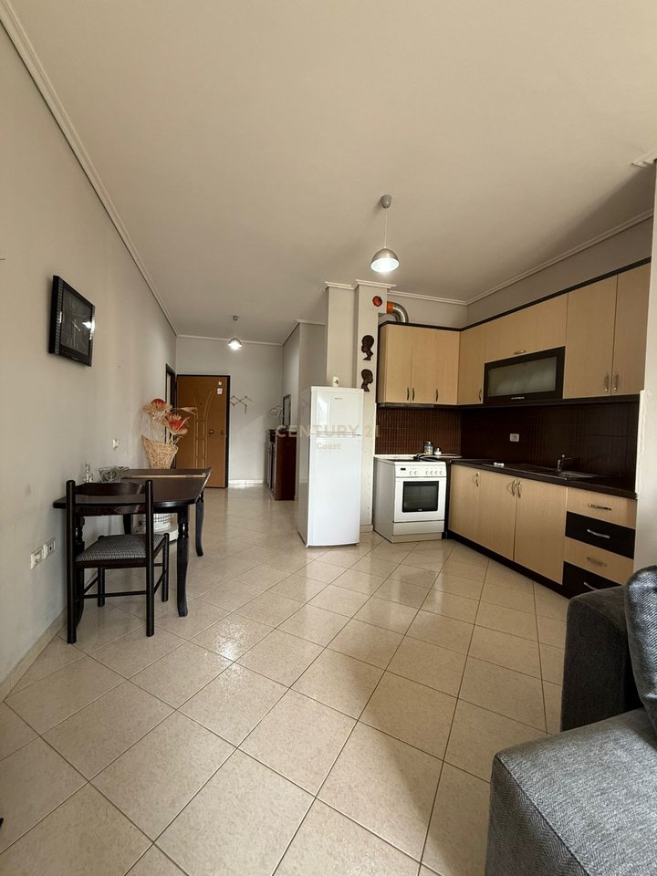 SHITET APARTAMENT 2+1+2  NE LAGJEN "24 MAJ", VLORE!