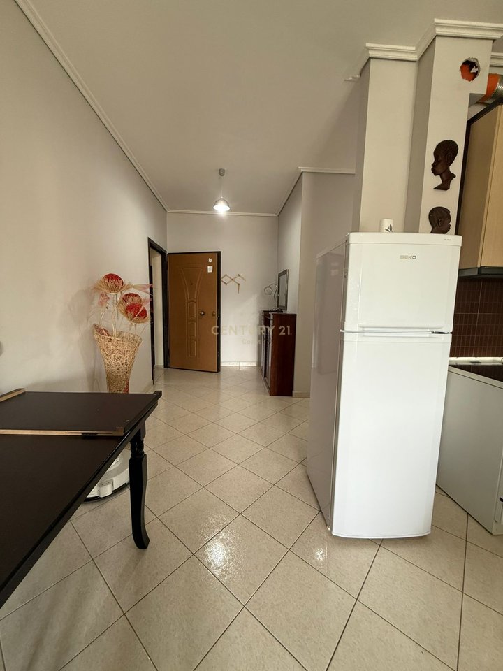 SHITET APARTAMENT 2+1+2  NE LAGJEN "24 MAJ", VLORE!