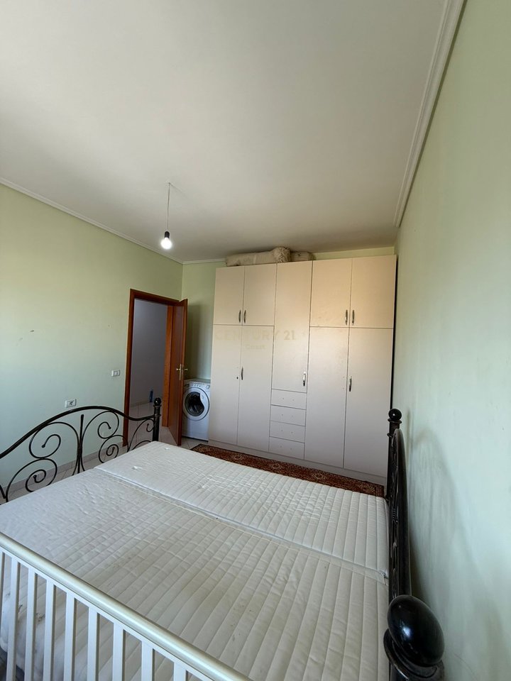 SHITET APARTAMENT 2+1+2  NE LAGJEN "24 MAJ", VLORE!