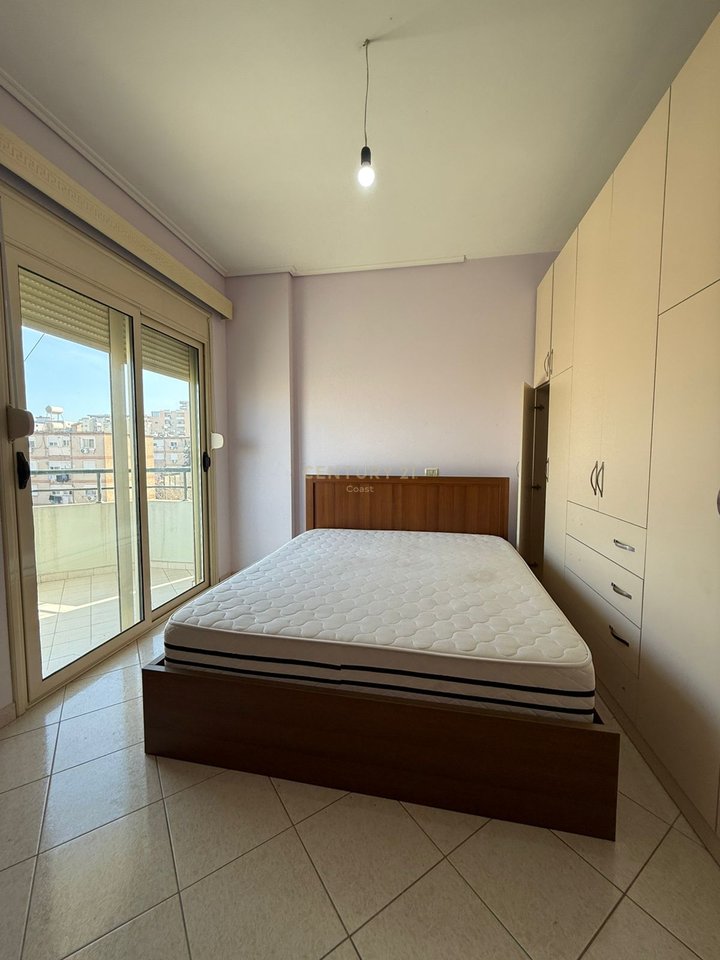SHITET APARTAMENT 2+1+2  NE LAGJEN "24 MAJ", VLORE!
