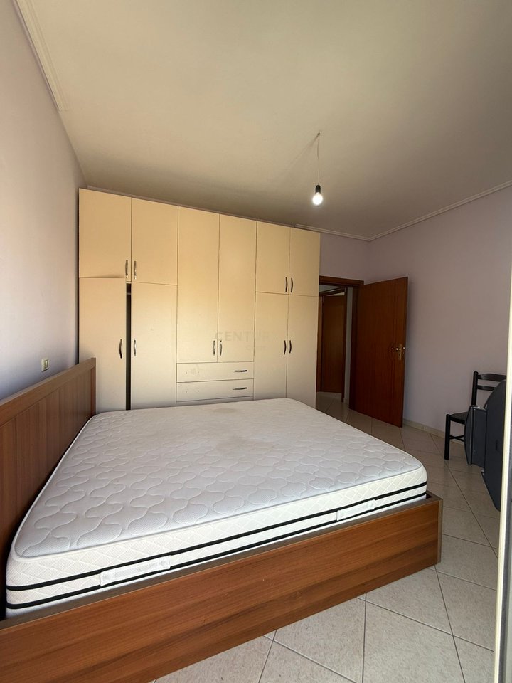 SHITET APARTAMENT 2+1+2  NE LAGJEN "24 MAJ", VLORE!