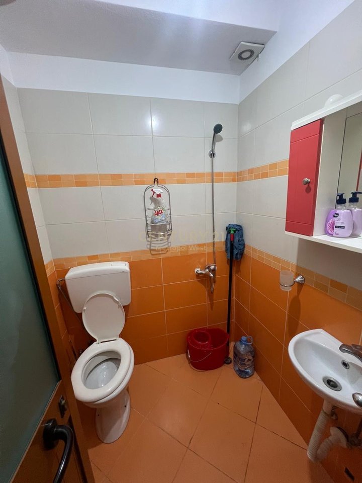 We have 2 offices and a 1+1 apartment for rent on Zogu i Parë Boulevard, Tirana - €1200 | 90 m²