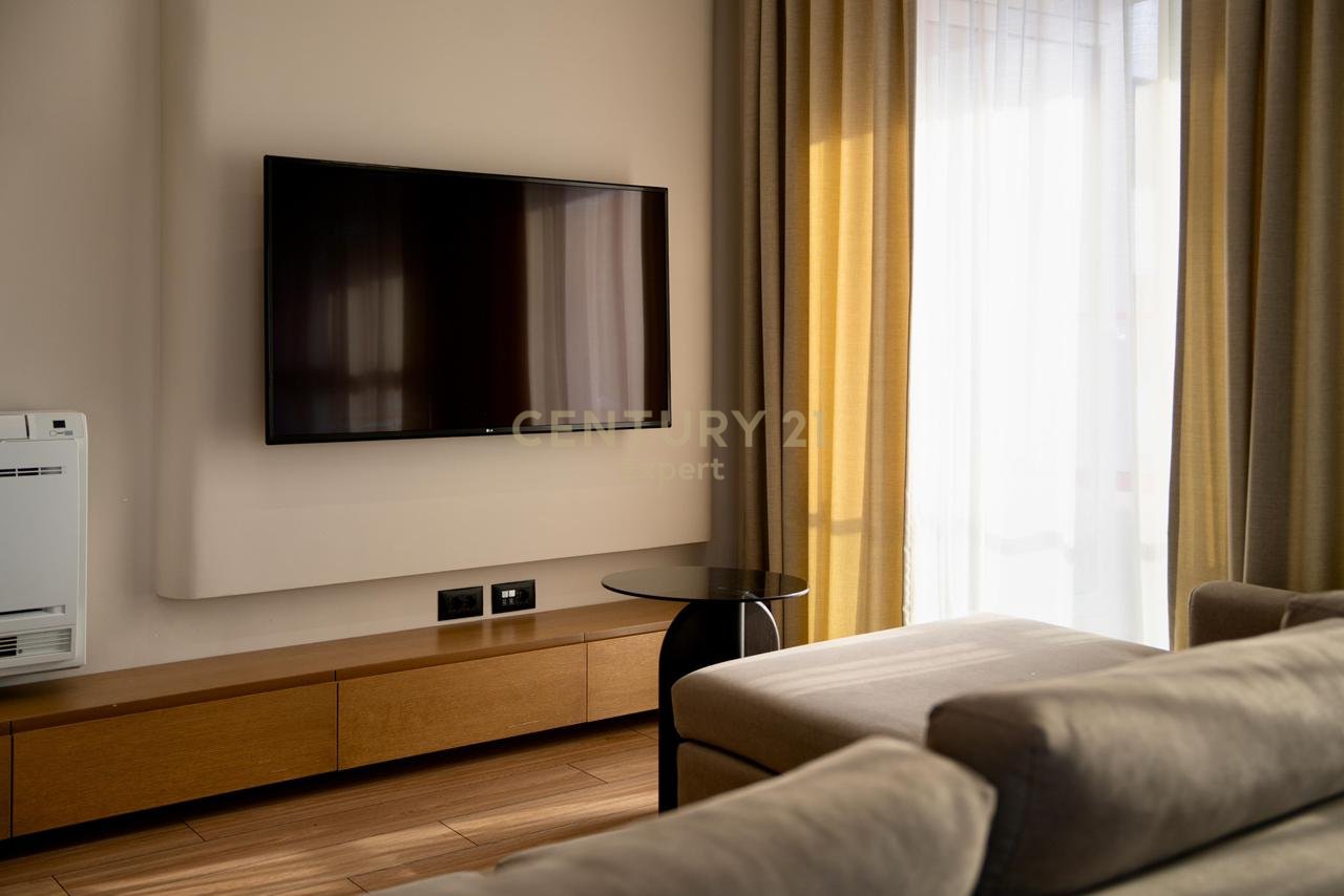 JAPIM ME QIRA APARTAMENT 2+1+2+ POST PARKIMI- ALI DEMI REZIDENCA MANGALEM.