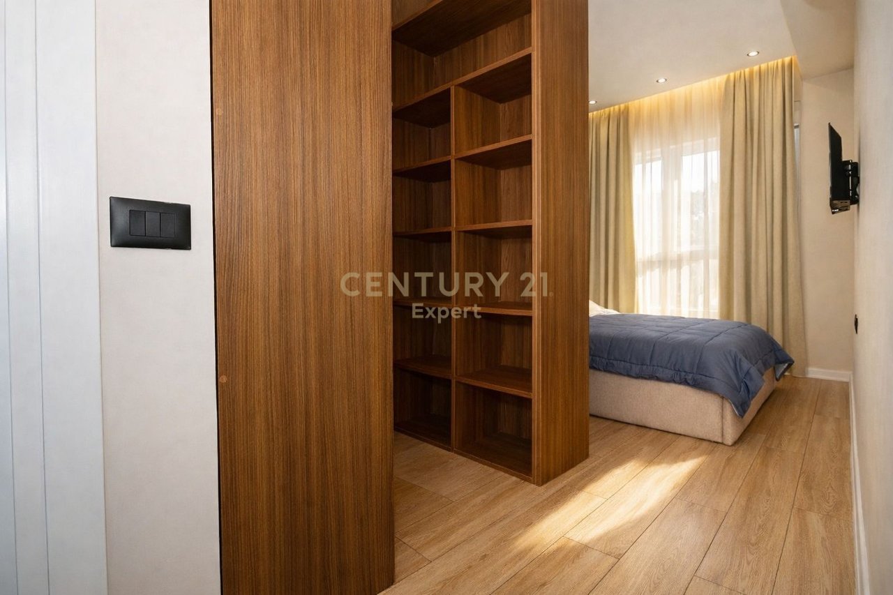 JAPIM ME QIRA APARTAMENT 2+1+2+ POST PARKIMI- ALI DEMI REZIDENCA MANGALEM.