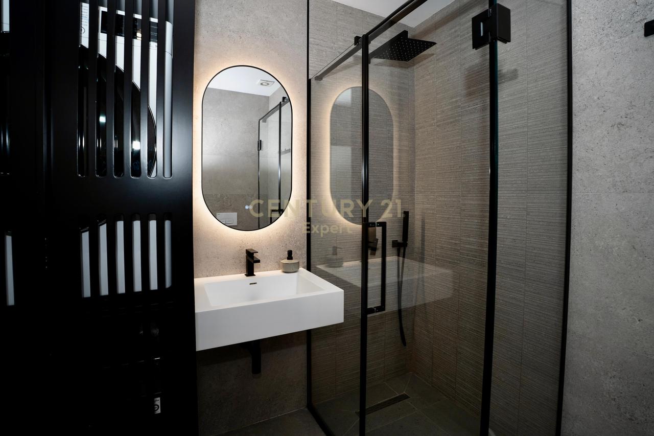 JAPIM ME QIRA APARTAMENT 2+1+2+ POST PARKIMI- ALI DEMI REZIDENCA MANGALEM.