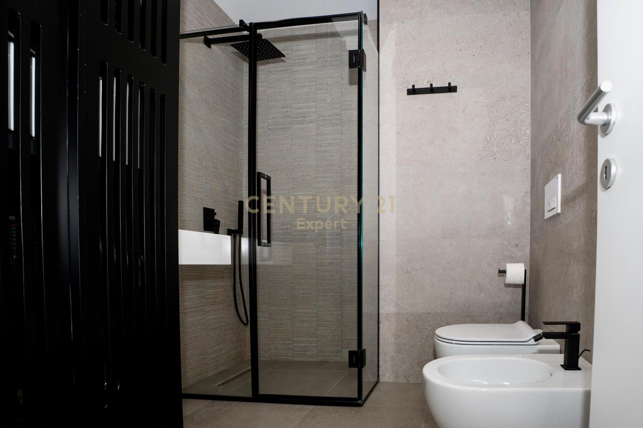 JAPIM ME QIRA APARTAMENT 2+1+2+ POST PARKIMI- ALI DEMI REZIDENCA MANGALEM.