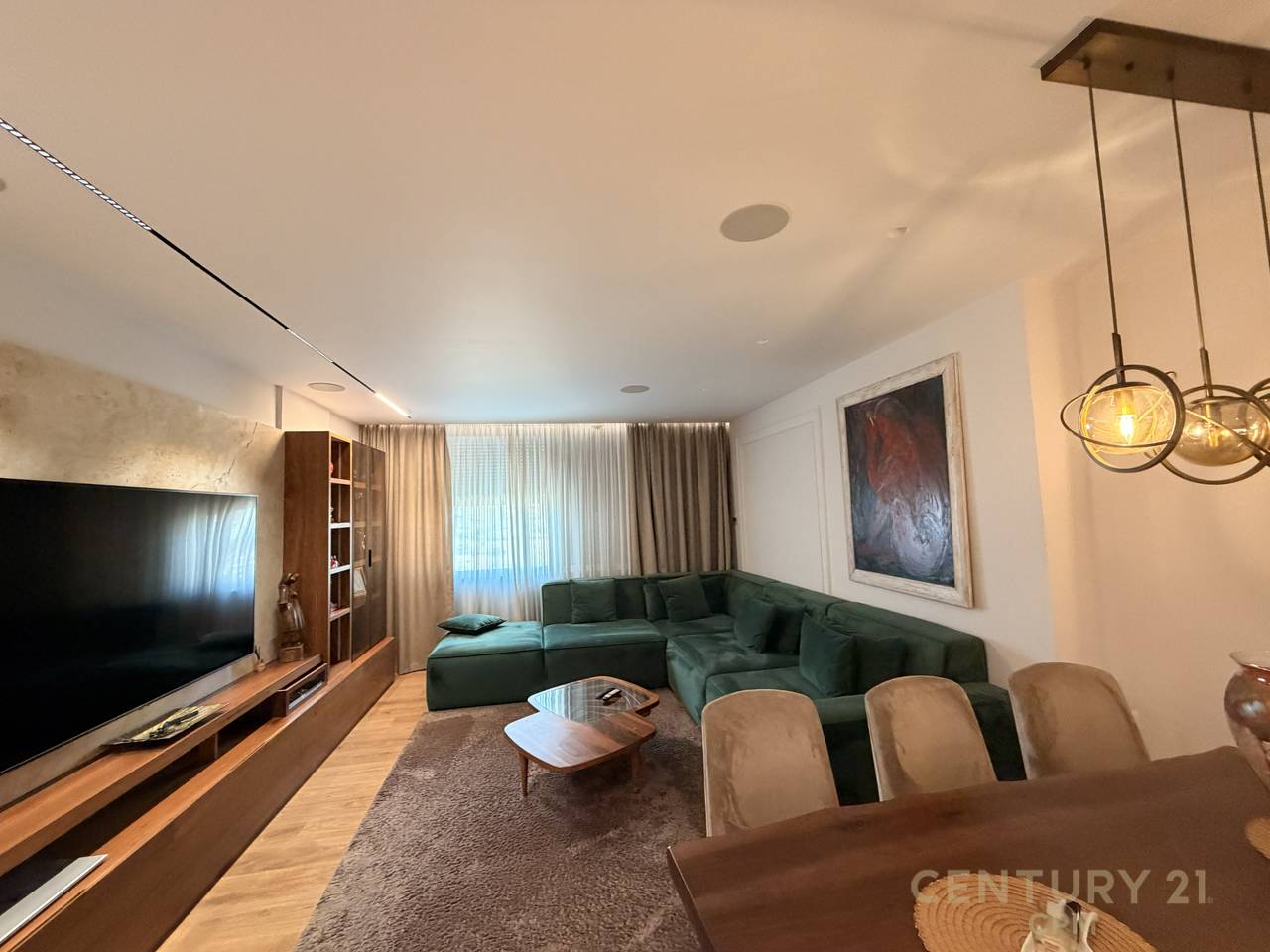 SHESIM APARTAMENT 3+1+2+2 POSTE PARKIMI PRANE AIR ALBANIA STADIUM