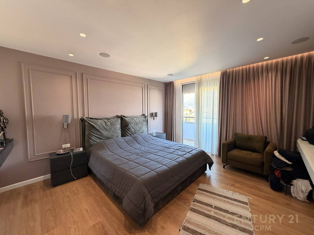 SHESIM APARTAMENT 3+1+2+2 POSTE PARKIMI PRANE AIR ALBANIA STADIUM