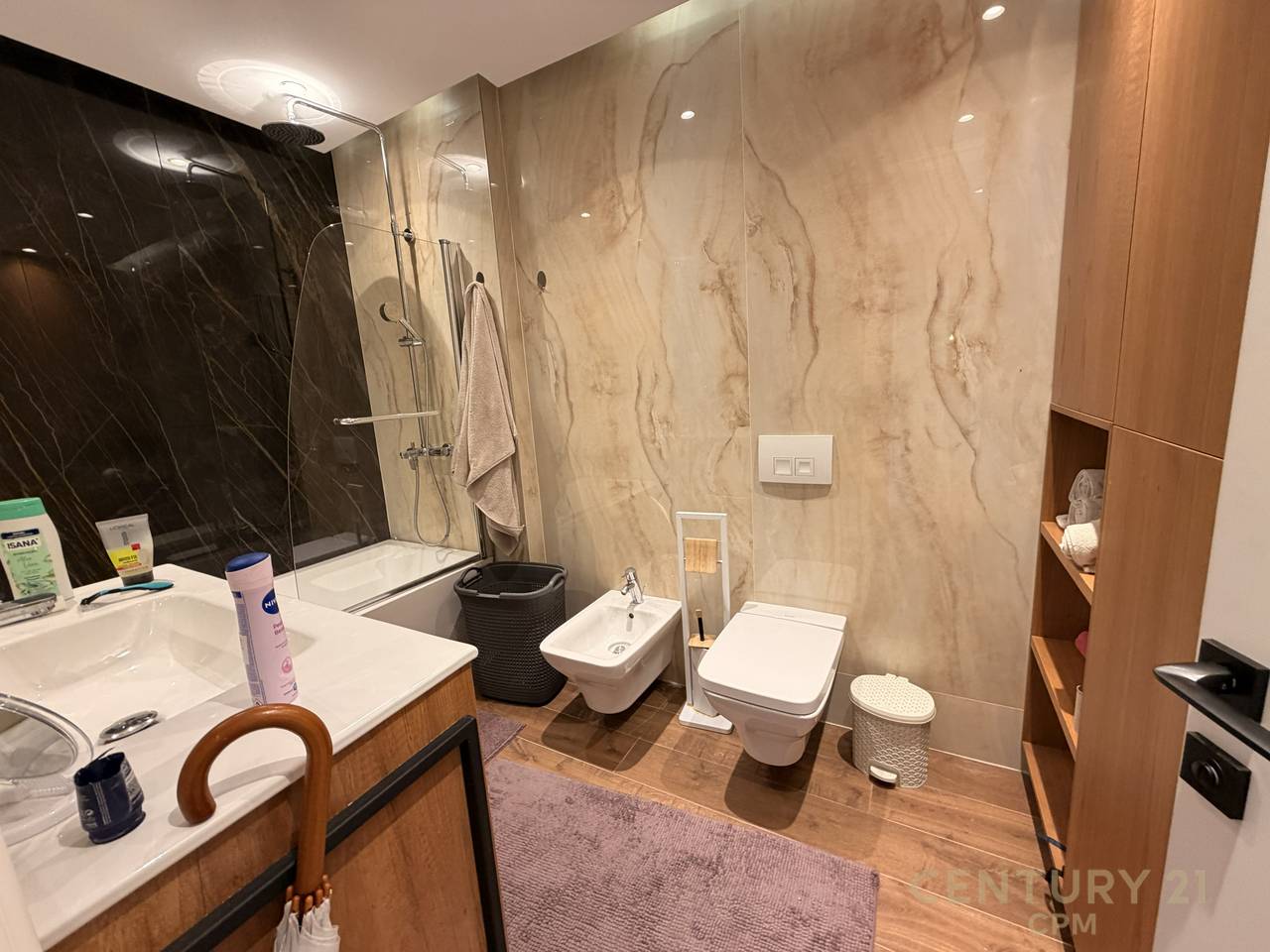 SHESIM APARTAMENT 3+1+2+2 POSTE PARKIMI PRANE AIR ALBANIA STADIUM