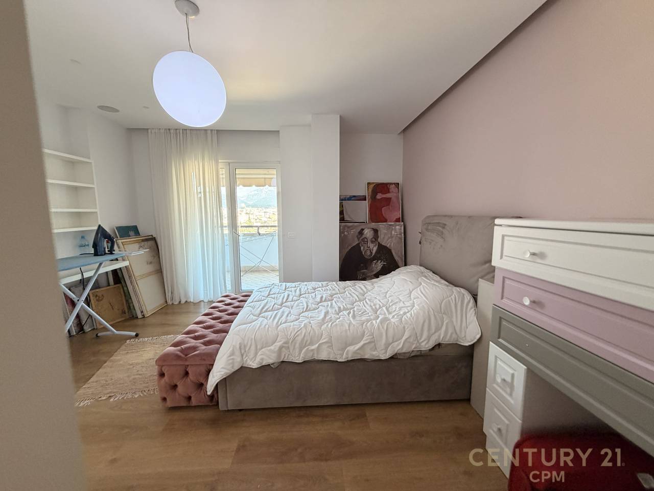 SHESIM APARTAMENT 3+1+2+2 POSTE PARKIMI PRANE AIR ALBANIA STADIUM