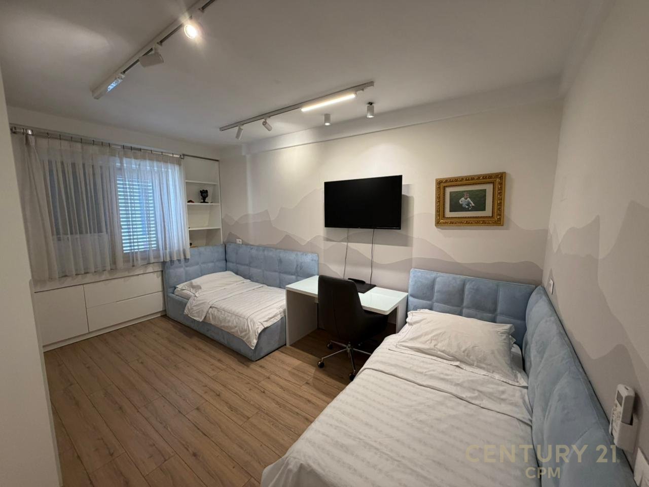 APARTAMENT 2+1 ME QIRA PRANE KOMUNES SE PARISIT!