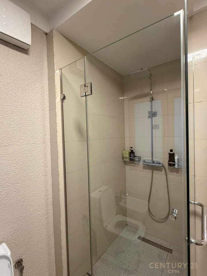 APARTAMENT 2+1 ME QIRA PRANE KOMUNES SE PARISIT!