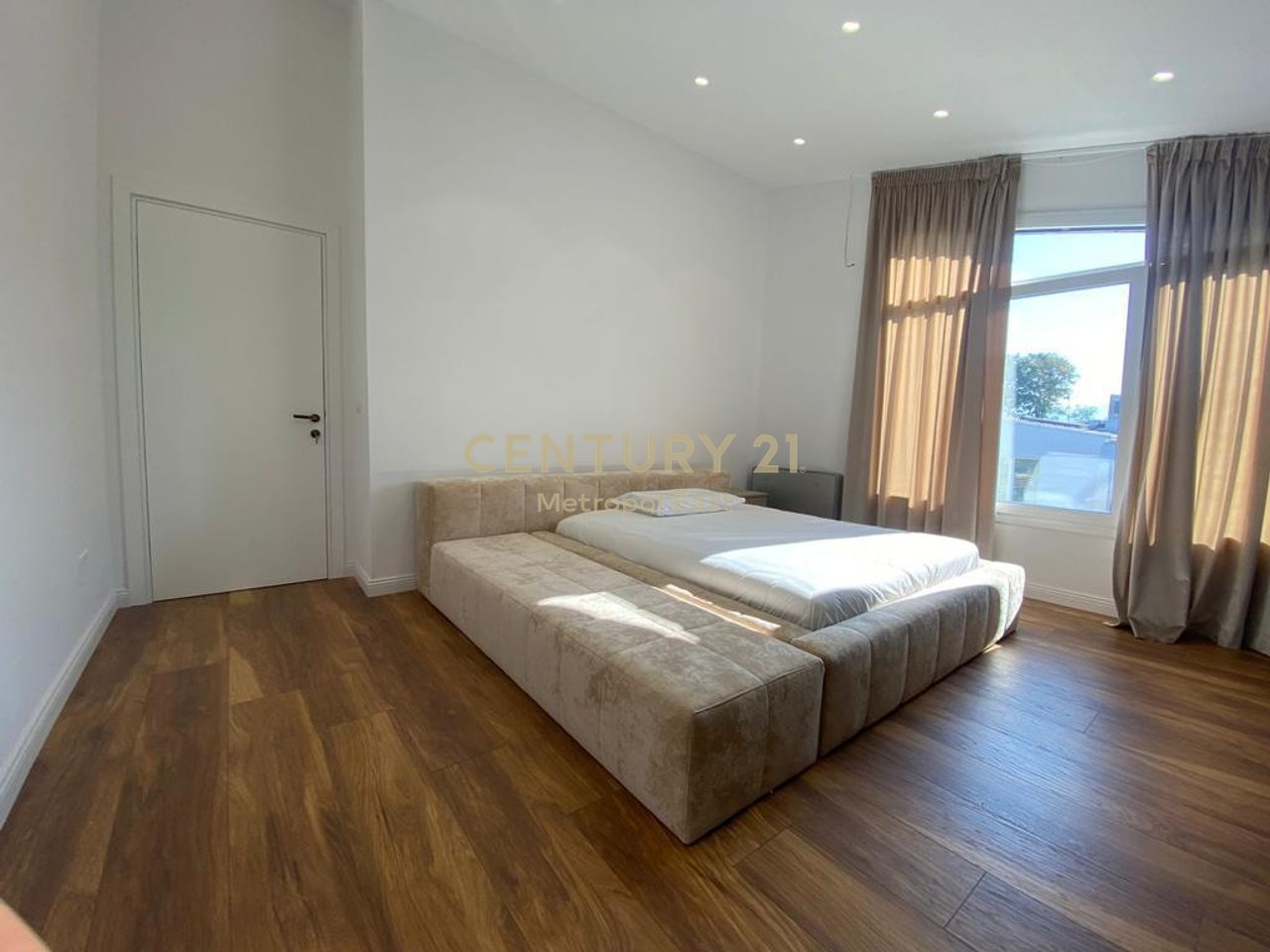 LUXURY VILLA FOR RENT WITH A POOL, IN A RESIDENTIAL AREA NEAR TEG