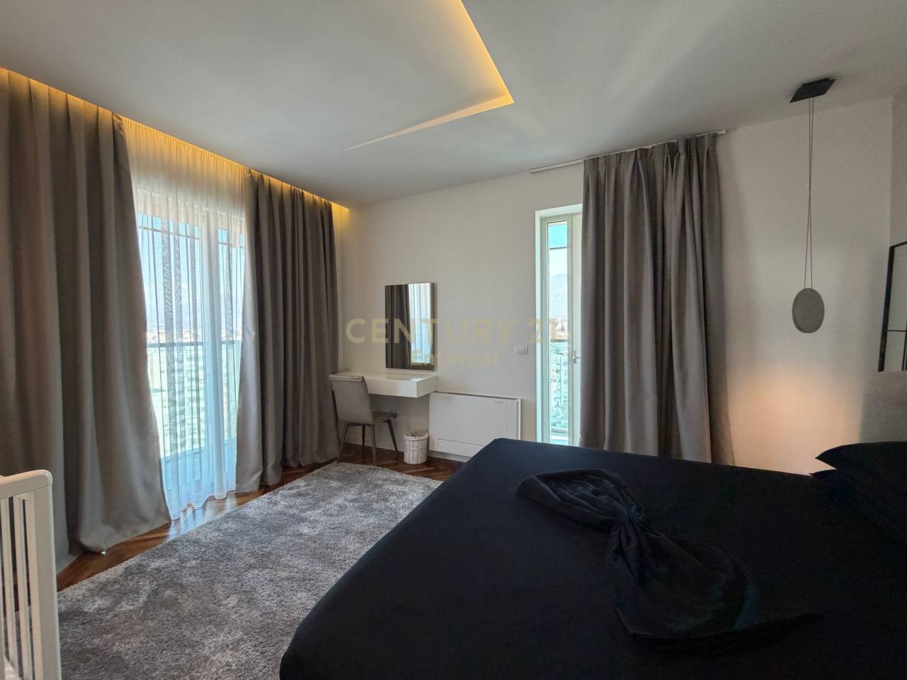 Apartament 2+1+2+ Post Parkimi per Qera te Ambasador 3