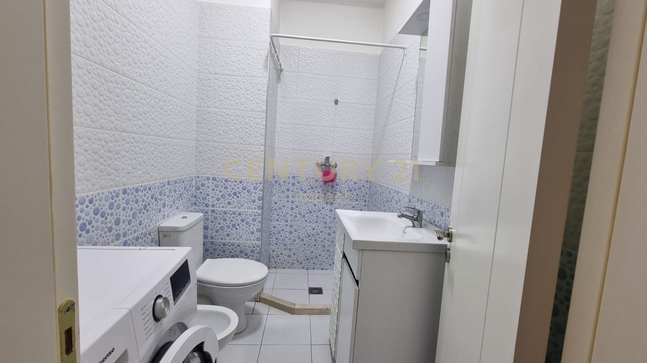 Apartament 1+1 Me Qira në 21 Dhjetori, Rruga Muhamet Gjollesha, Tiranë - 520€ !