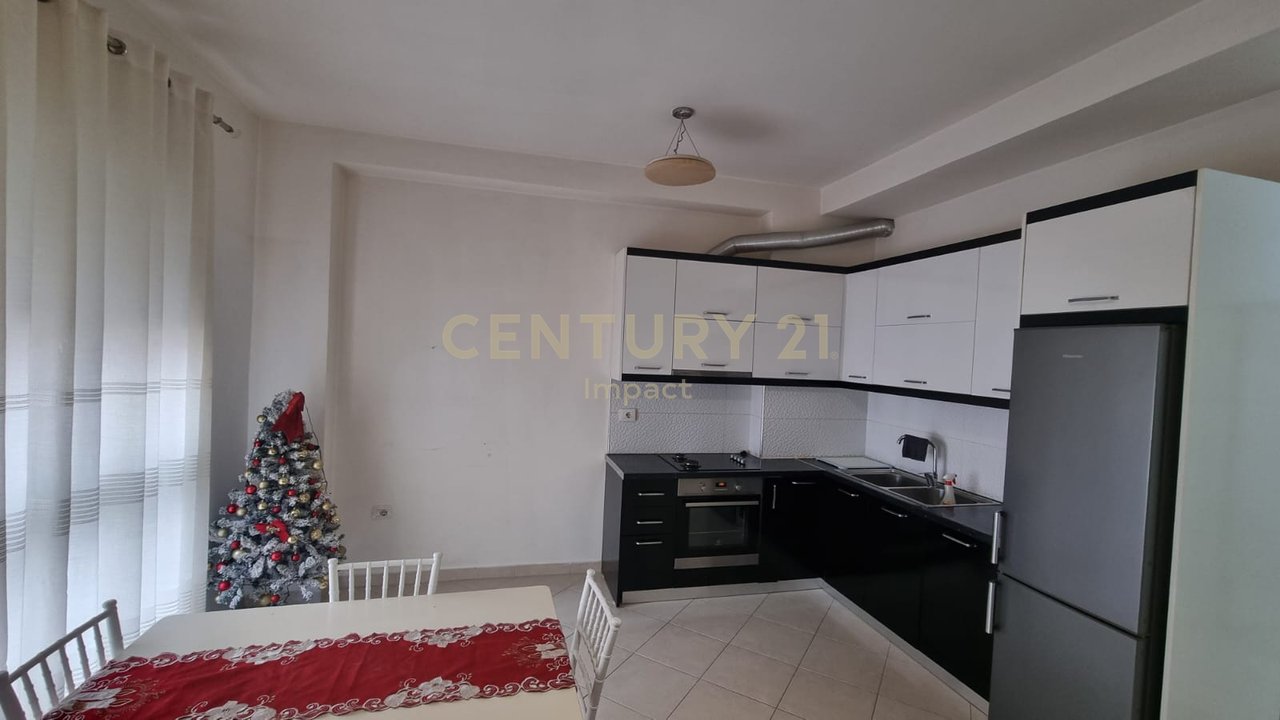 Apartament 1+1 Me Qira në 21 Dhjetori, Rruga Muhamet Gjollesha, Tiranë - 520€ !