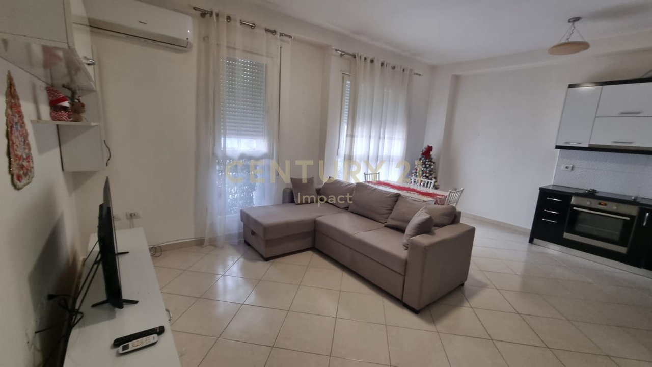 Apartament 1+1 Me Qira në 21 Dhjetori, Rruga Muhamet Gjollesha, Tiranë - 520€ !