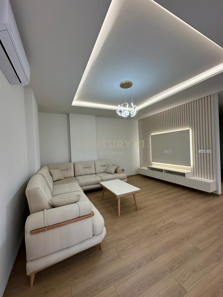 Apartament Luksoz 2+1+2 për shitje , Zogu i Zi Tirane