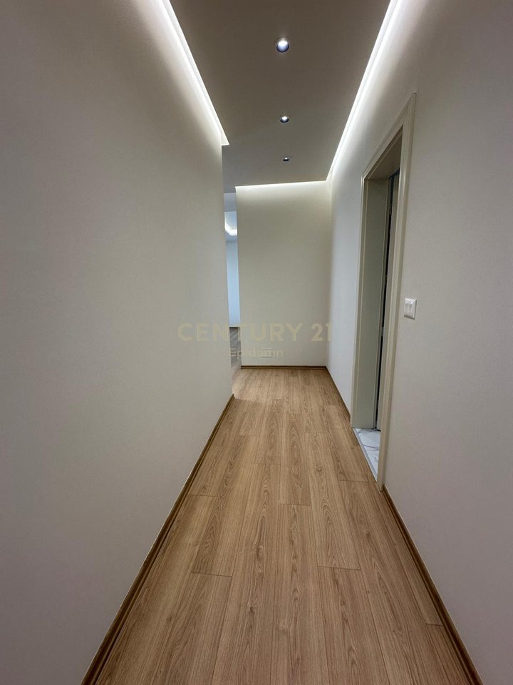 Apartament Luksoz 2+1+2 për shitje , Zogu i Zi Tirane