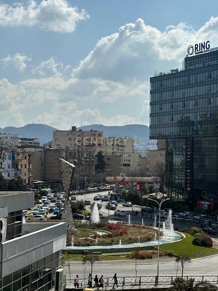 Apartament Luksoz 2+1+2 për shitje , Zogu i Zi Tirane