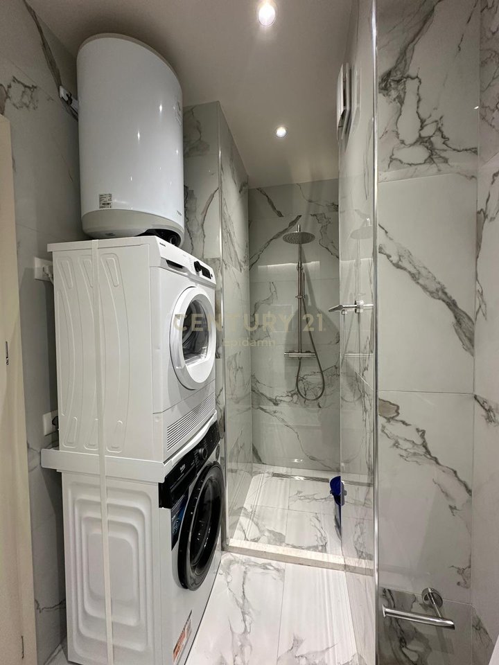 Apartament Luksoz 2+1+2 për shitje , Zogu i Zi Tirane