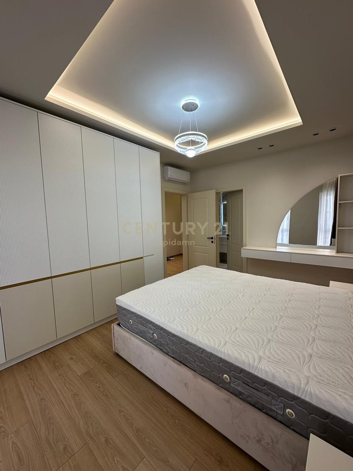 Apartament Luksoz 2+1+2 për shitje , Zogu i Zi Tirane
