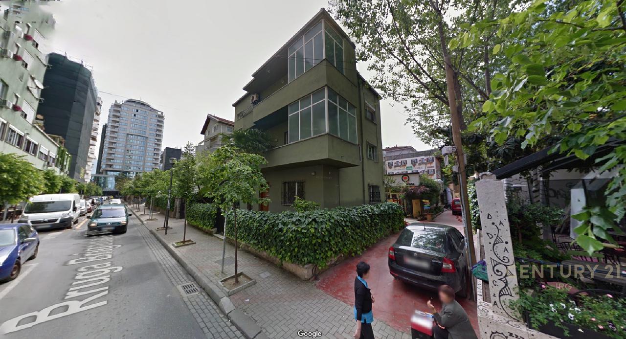 Spazio ufficio in affitto 2+1+2 – Via Brigada VIII