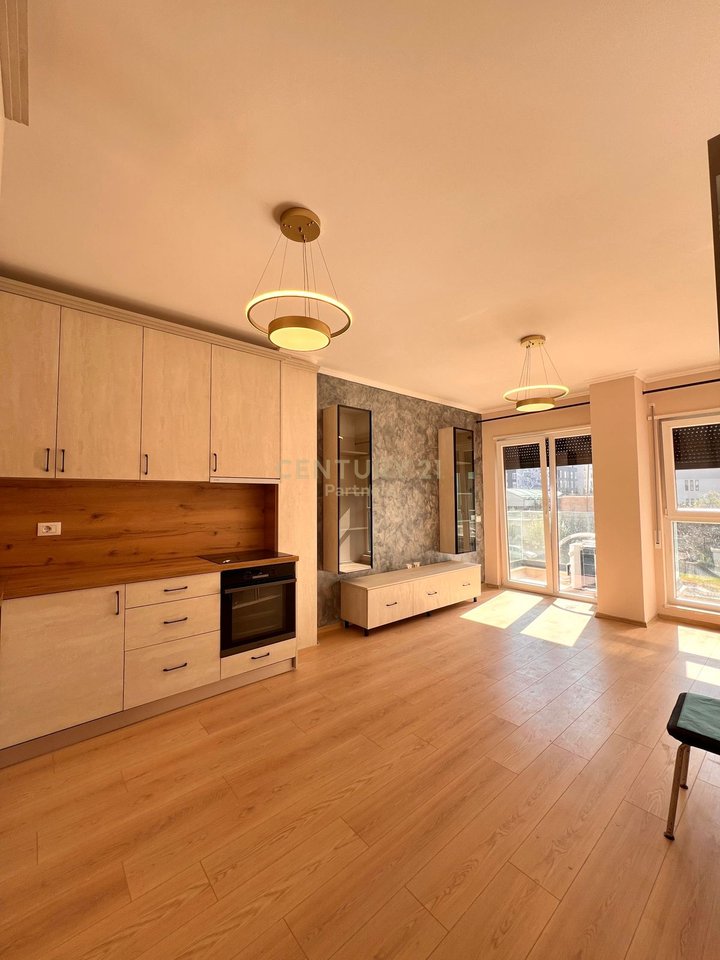 SHITET APARTAMENT 1+1 TEK RRUGA JORDAN MISJA –  AFER BULEVARDIT TE RI