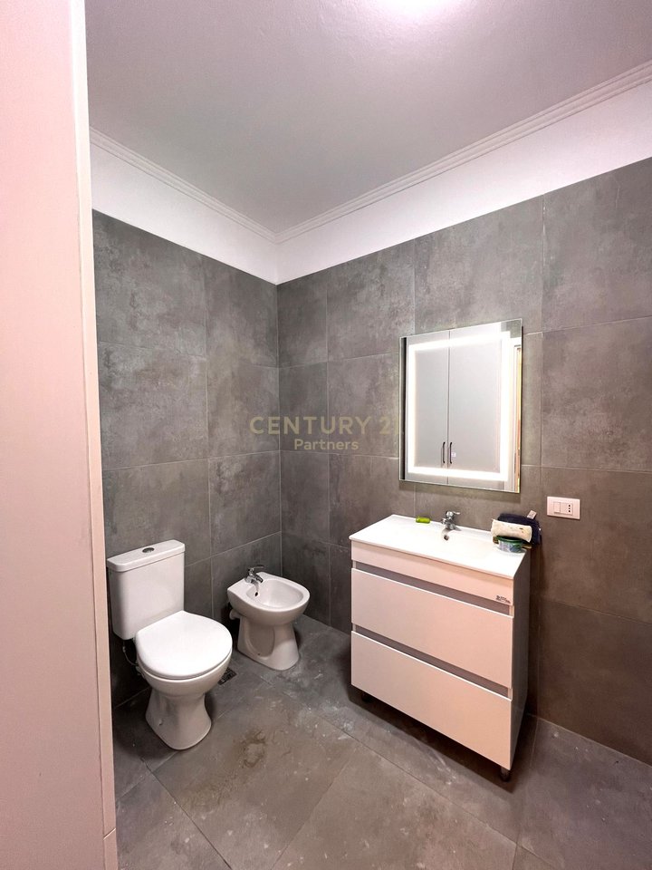 SHITET APARTAMENT 1+1 TEK RRUGA JORDAN MISJA –  AFER BULEVARDIT TE RI