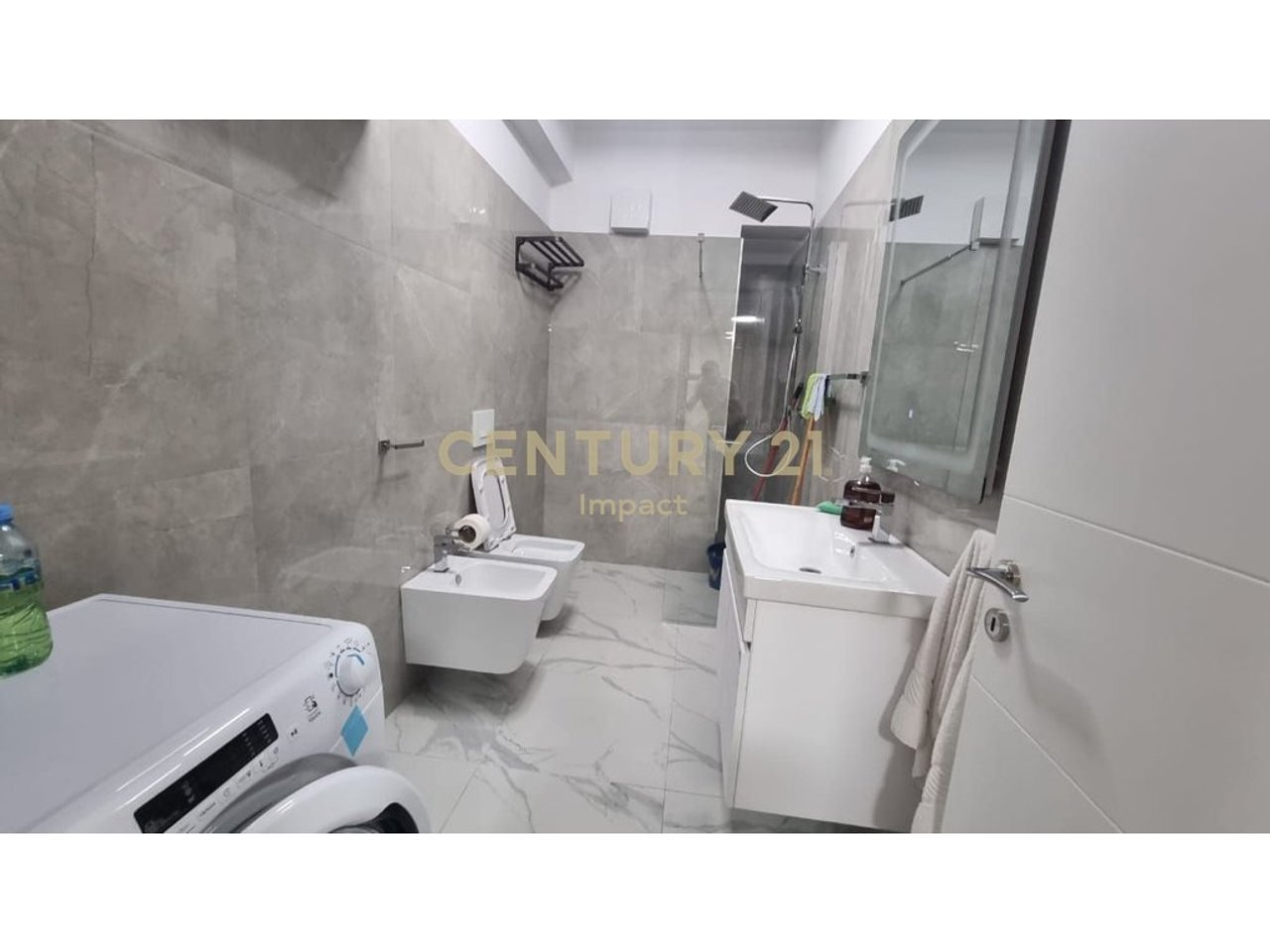 Appartamento 1+1 in Affitto a Tirana - 550€ | 65 m²