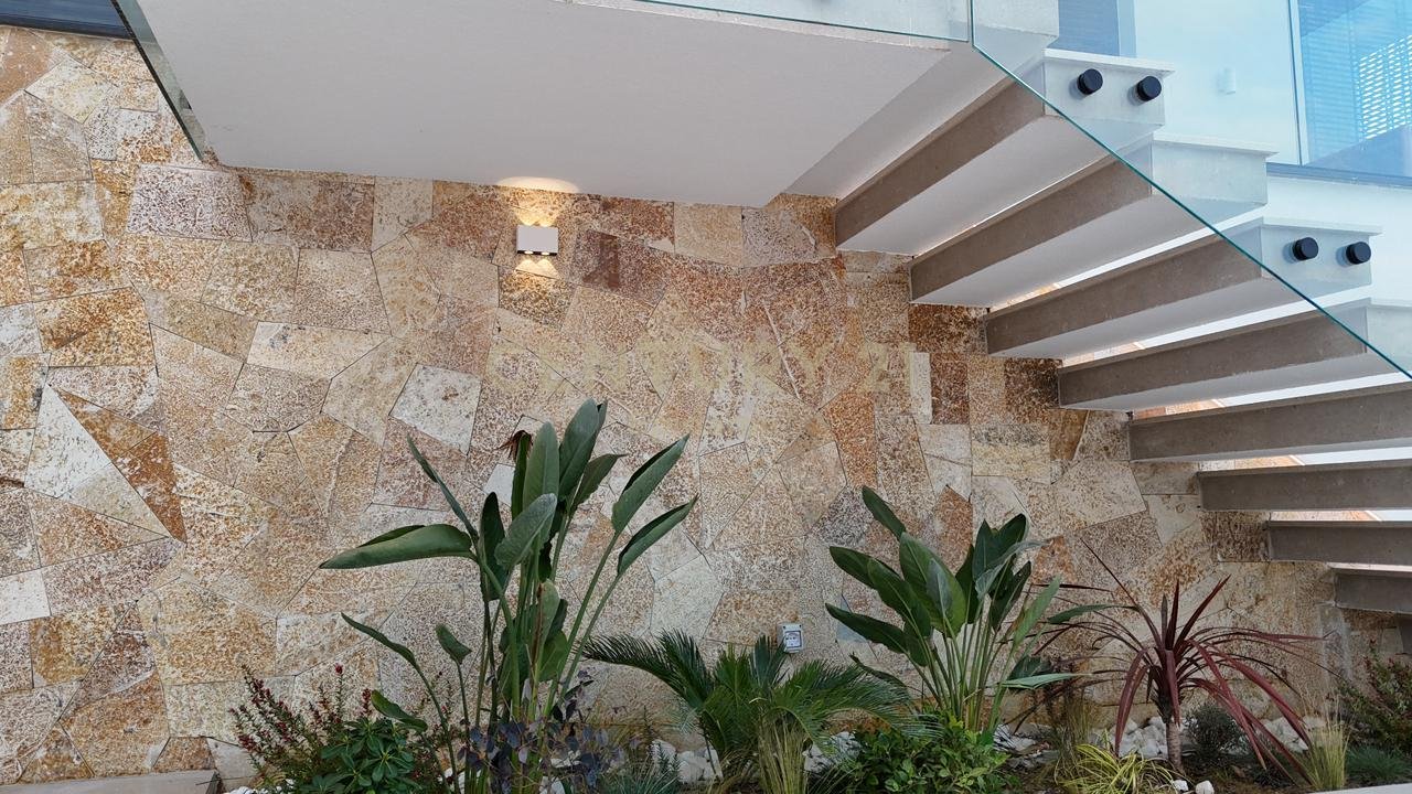 SUPER HOUSE FOR RENT IN PASKUQAN!