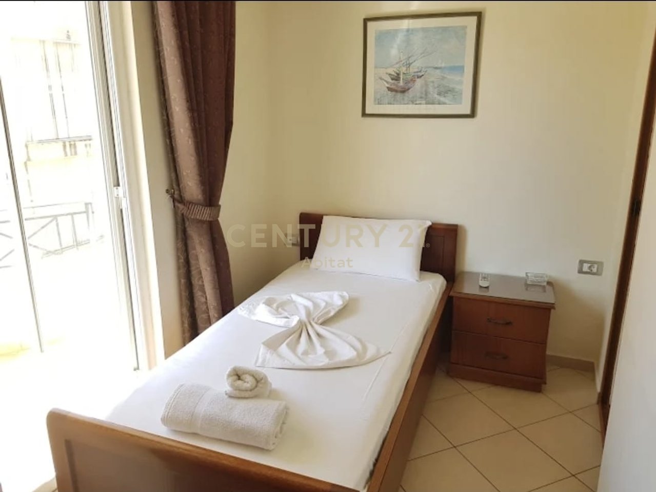 HOTEL ME QIRA NE SARANDE| 18 DHOMA